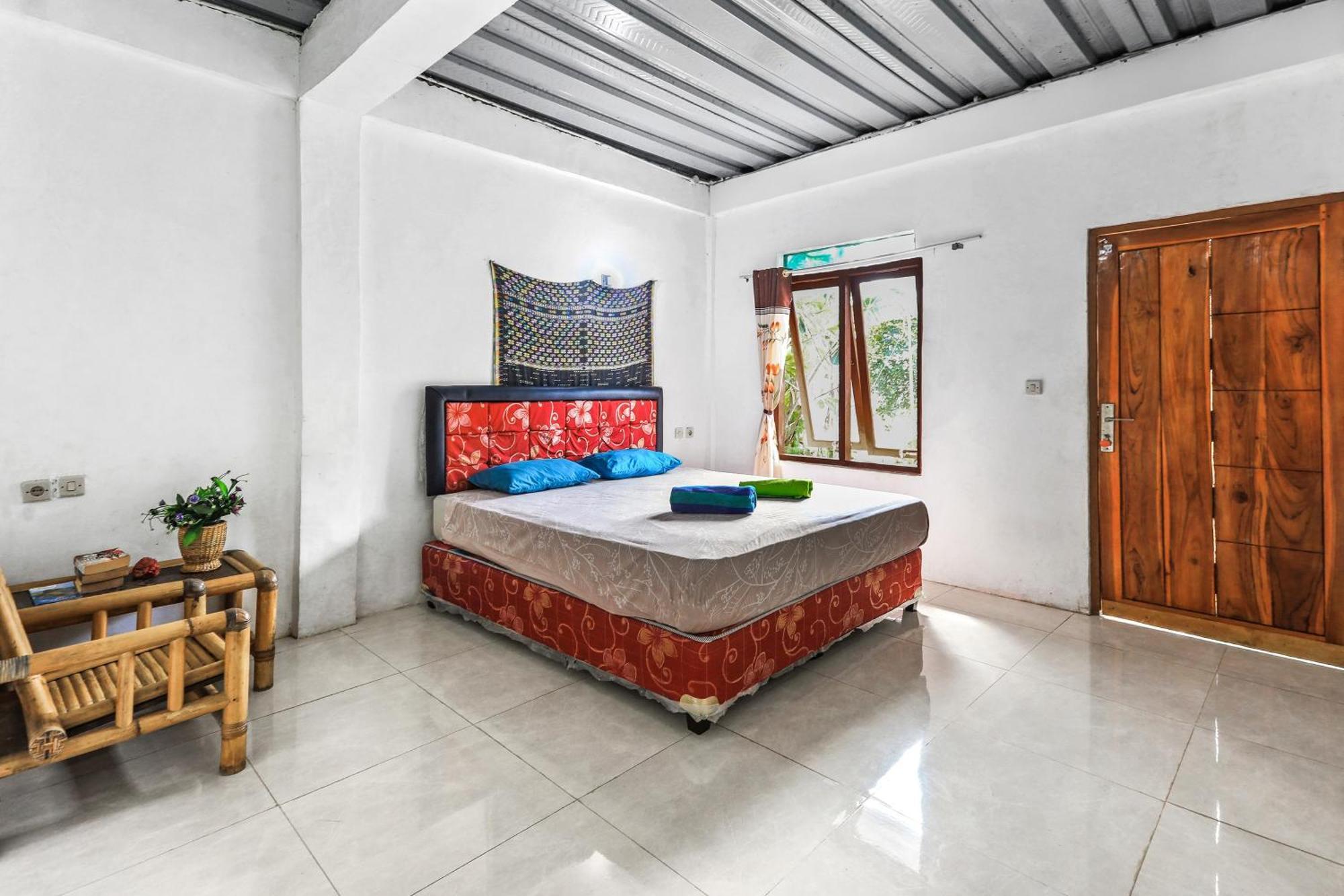Palulu Garden Homestay Labuan Bajo Exterior photo