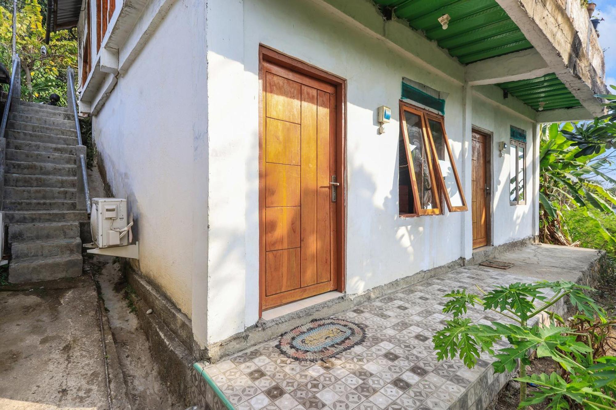 Palulu Garden Homestay Labuan Bajo Exterior photo